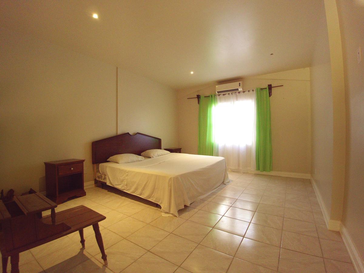 Pinneys Beach Hotel Nevis Чарльзтаун Экстерьер фото